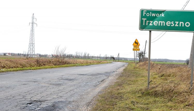 Do Folwarku nadal po dziurach