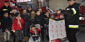 Dzieci u strażaków. Żeby ferie były bezpieczne