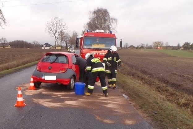 Dwa auta zderzyły się w Kochowie ZDJĘCIA