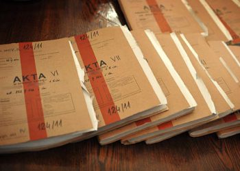 Gwałcił młodszych kolegów?