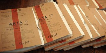 Gwałcił młodszych kolegów?