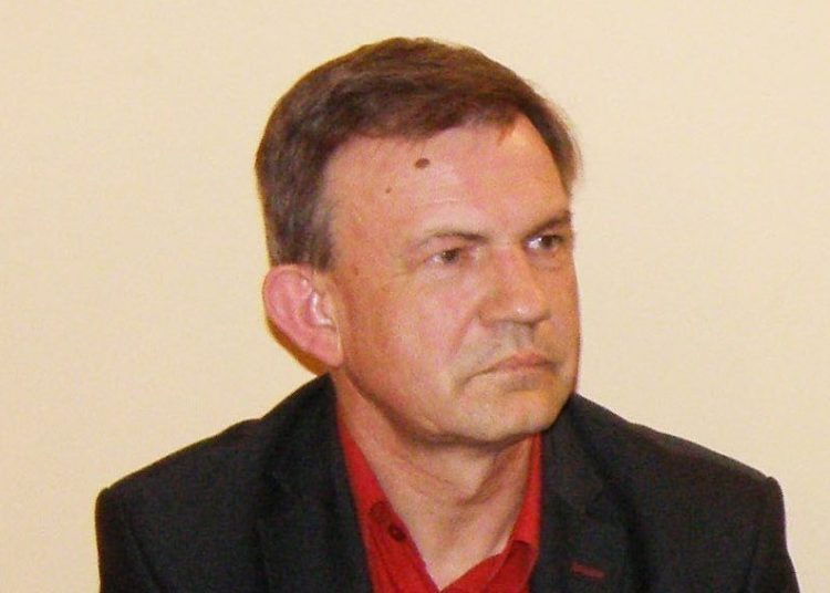 Nie ma pomysłu, bo jest atakowany