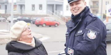 Policjanci rozdawali odblaski ZDJĘCIA