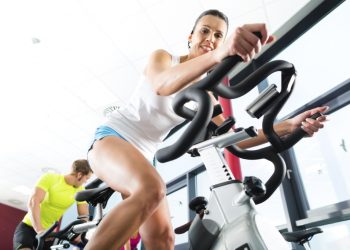 Monohydrat kreatyny – działanie, dawkowanie oraz skutki uboczne