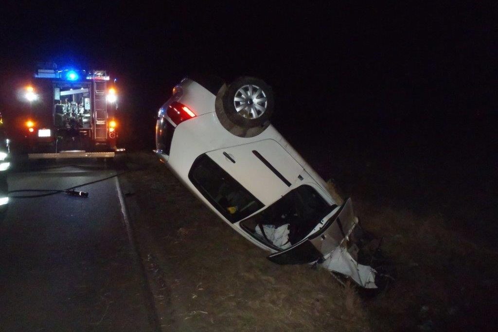 Volkswagen dachował w Kotuni ZDJĘCIA