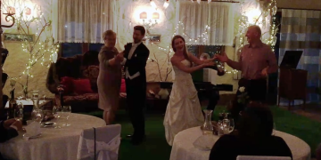 Giewartów: Operetka „Pod Strzechą”