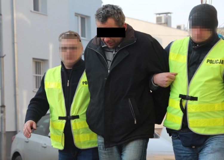 Z nożem rzucił się na matkę AKTUALIZACJA