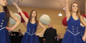 Zatańczyły przed zebraniem FILM