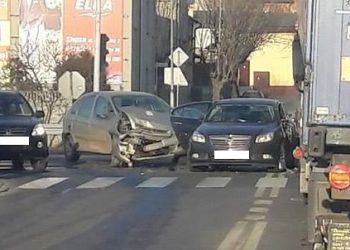 Dwa auta zderzyły się na obwodnicy