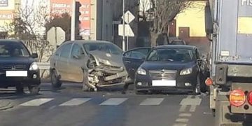 Dwa auta zderzyły się na obwodnicy