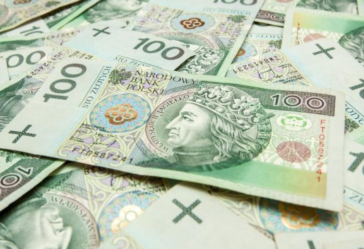 130 tysięcy na urodziny. Kto zgarnął kasę?