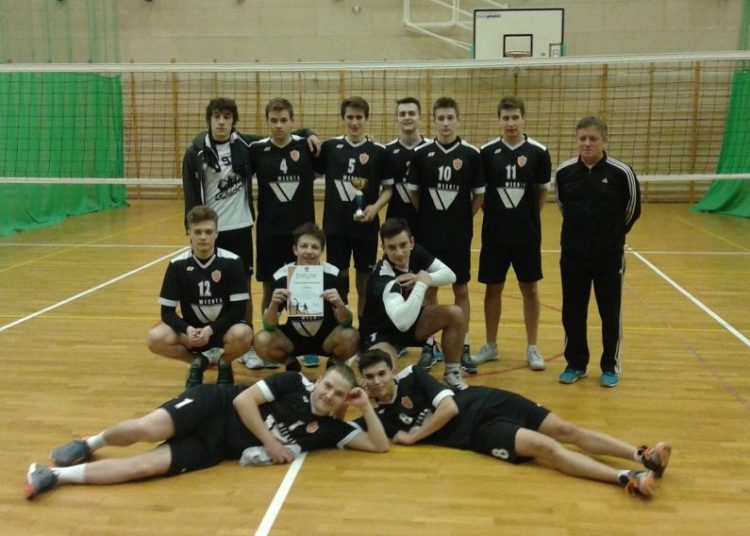 Słupeckie LO siatkarskim mistrzem rejonu