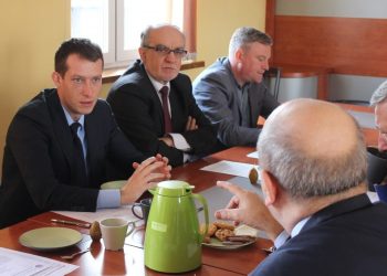 Zaskoczeni słowami starosty o basenie