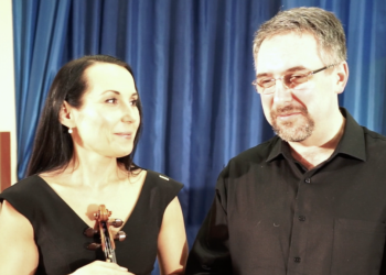 Przyjechali do jaskini lwa