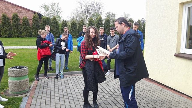 Słupeckie gimnazjum gra dalej w streetballu