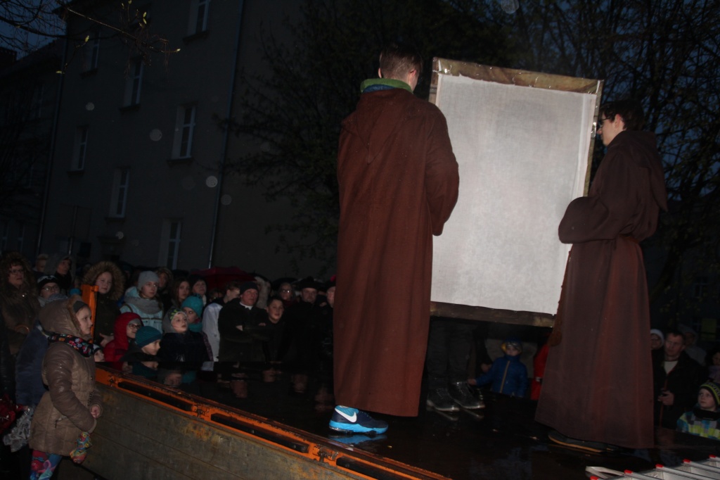 Droga Krzyżowa ulicami Słupcy FILM I ZDJĘCIA