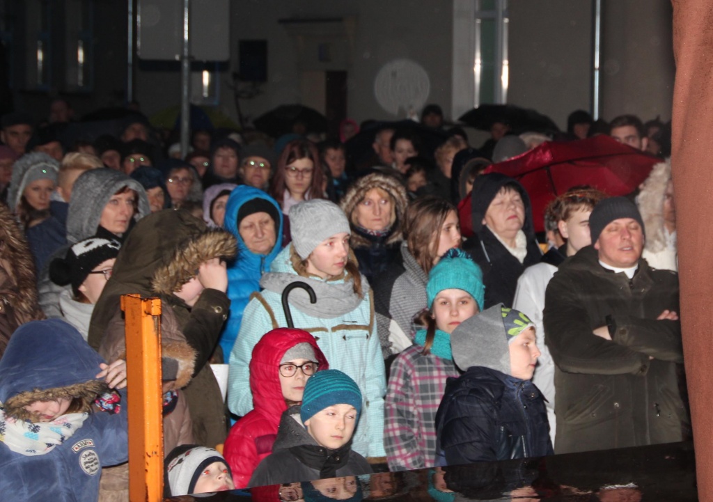 Droga Krzyżowa ulicami Słupcy FILM I ZDJĘCIA