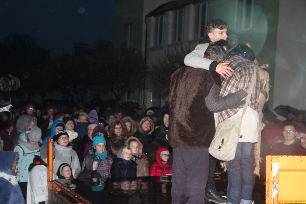 Droga Krzyżowa ulicami Słupcy FILM I ZDJĘCIA