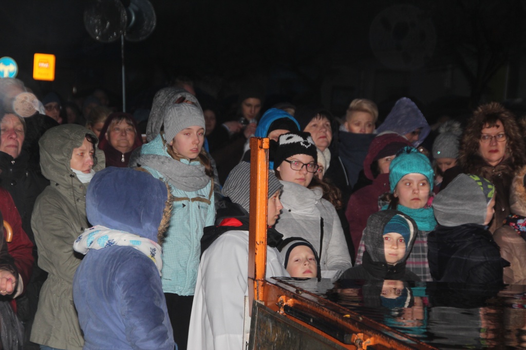 Droga Krzyżowa ulicami Słupcy FILM I ZDJĘCIA