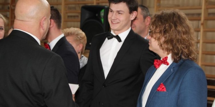 Maturzyści już po szkole. Zobacz film z Ogólniaka