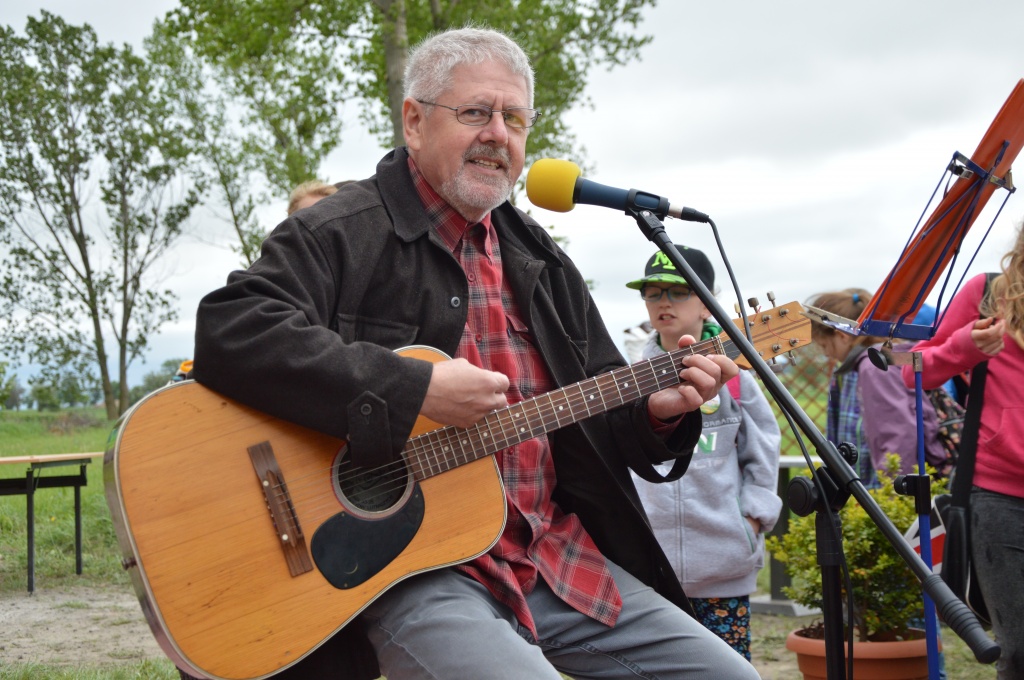 Marsz zakończony sadzeniem drzew