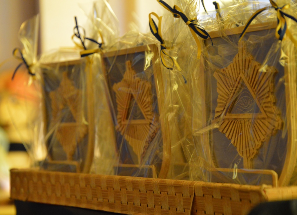 Zrobili prezent samorządowcom. Zobacz zdjęcia