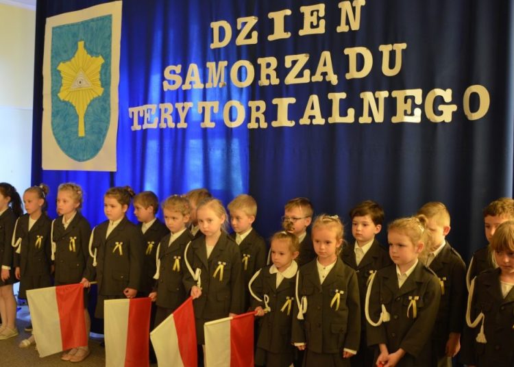 Zrobili prezent samorządowcom. Zobacz zdjęcia