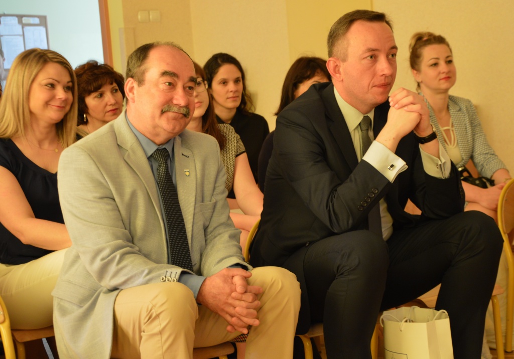 Zrobili prezent samorządowcom. Zobacz zdjęcia