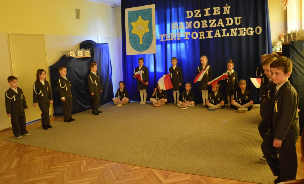 Zrobili prezent samorządowcom. Zobacz zdjęcia