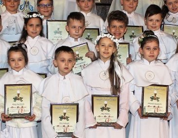 Komunia w Wawrzyńcu ZDJĘCIA GRUPOWE