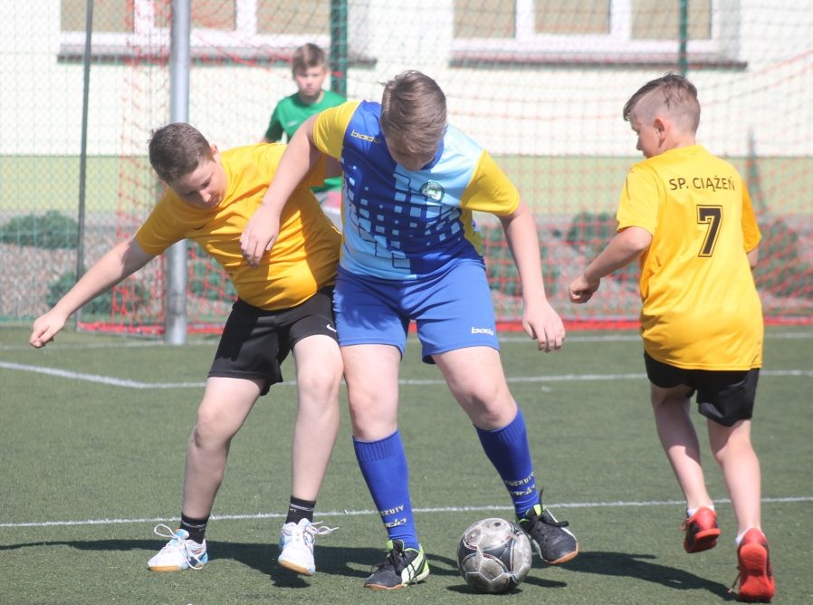 Walczą o piłkarski prymat w powiecie