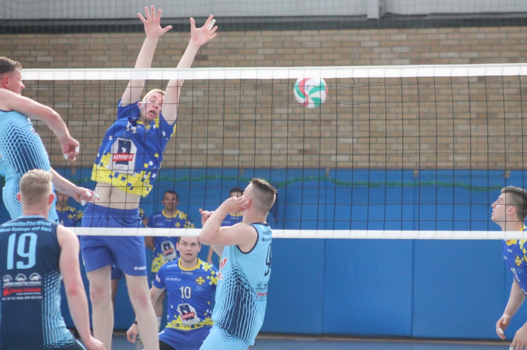 Siatkarskie baraże w obiektywie