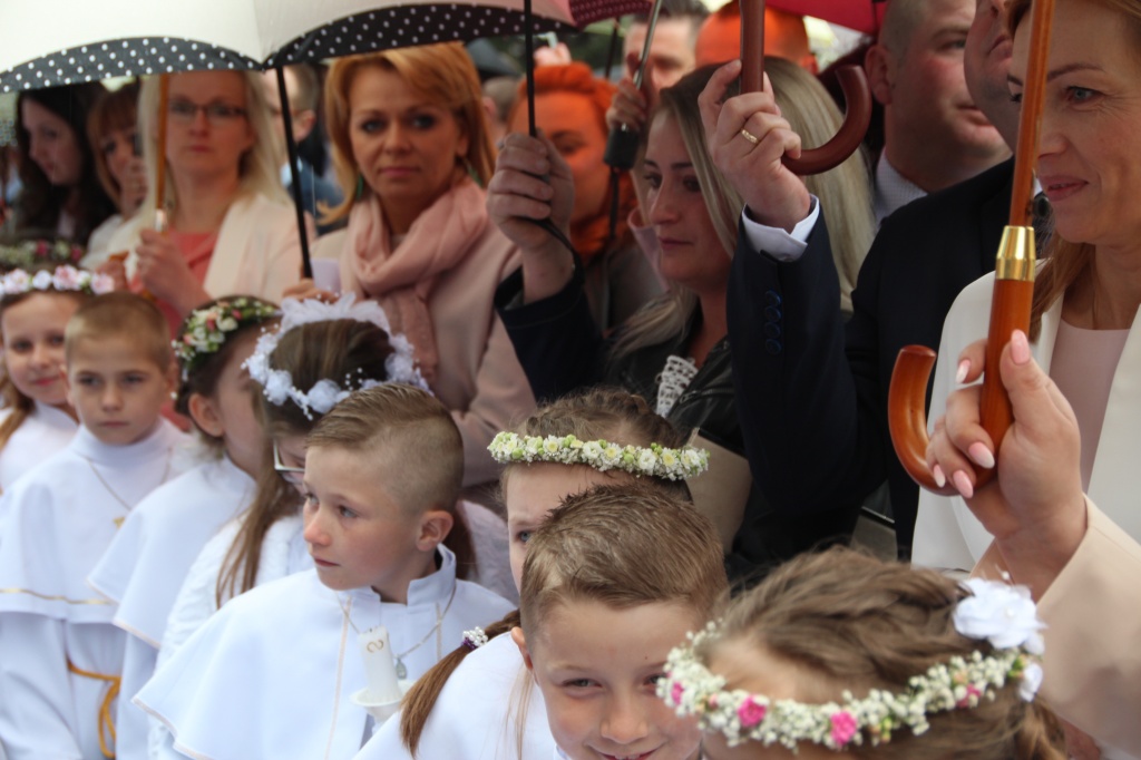 Komunia w Wawrzyńcu ZDJĘCIA