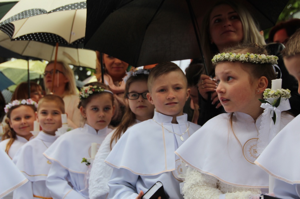 Komunia w Wawrzyńcu ZDJĘCIA