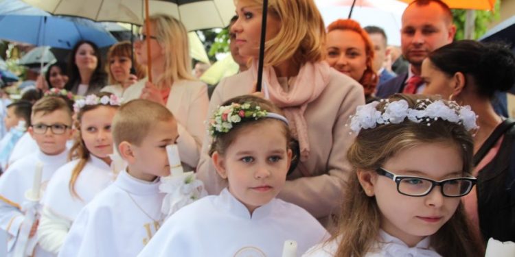 Komunia w Wawrzyńcu ZDJĘCIA