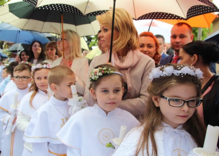 Komunia w Wawrzyńcu ZDJĘCIA