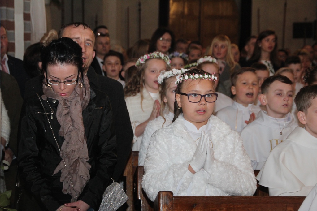 Komunia w Wawrzyńcu ZDJĘCIA