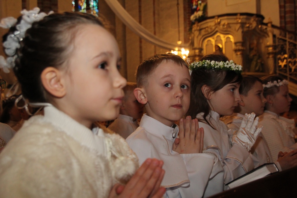 Komunia w Wawrzyńcu ZDJĘCIA