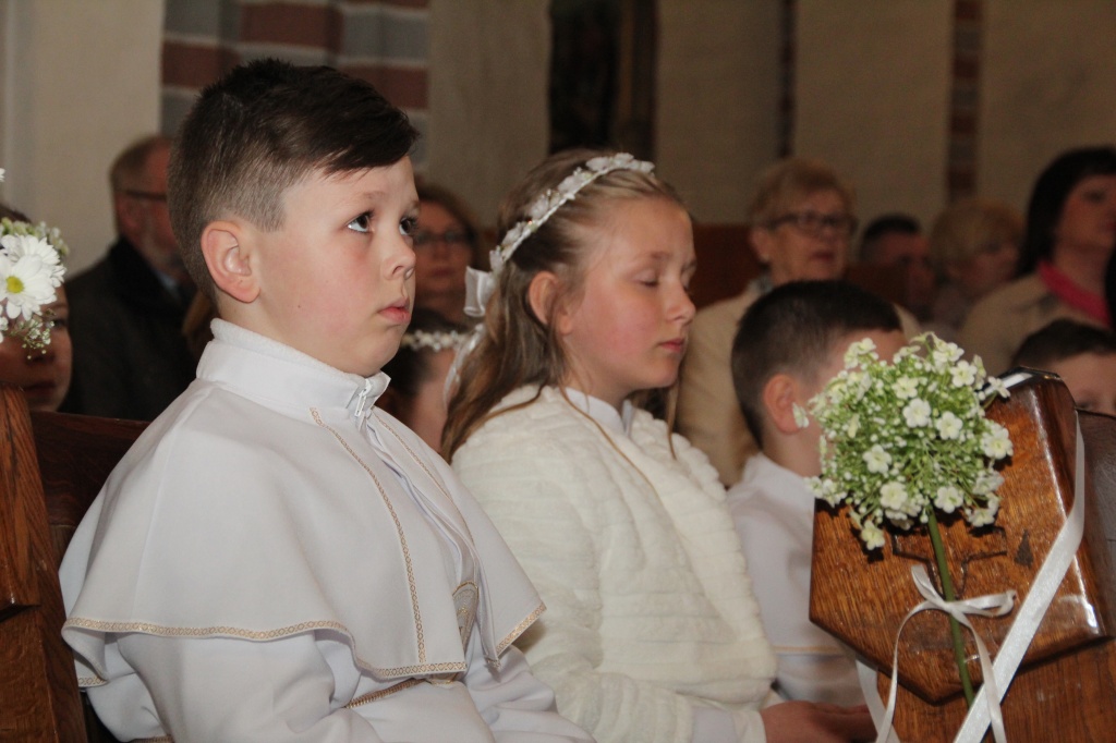 Komunia w Wawrzyńcu ZDJĘCIA