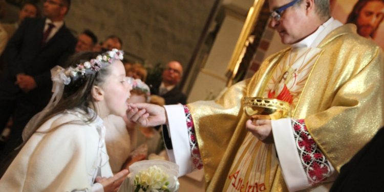 I Komunia Św. w Wawrzyńcu FILM