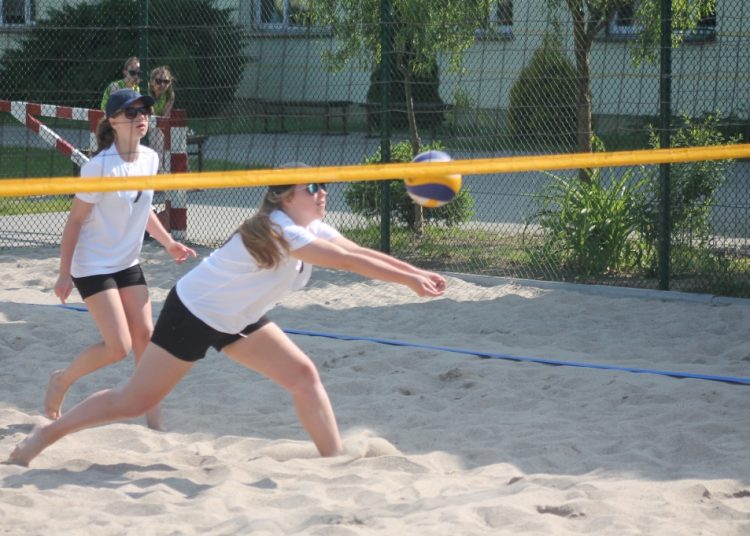 Plażowe zmagania rejonowe. Zobacz zdjęcia