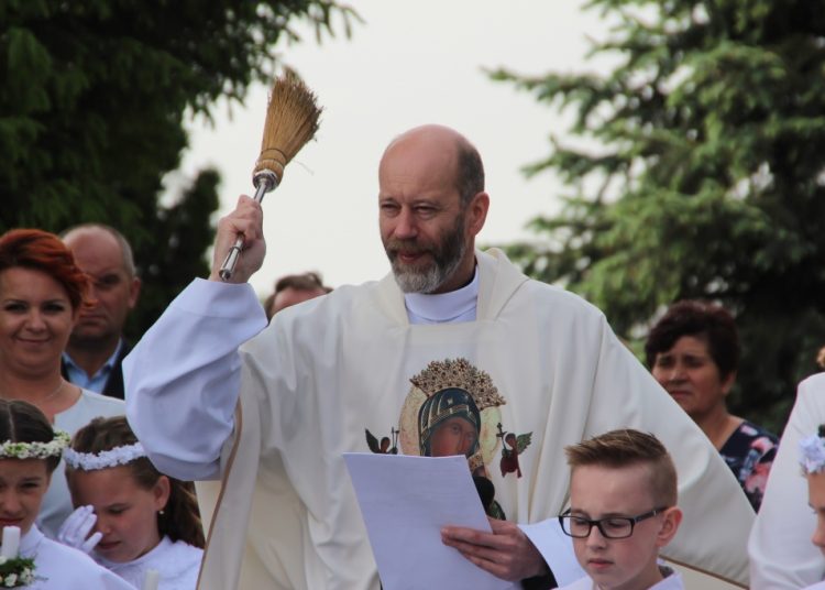 Komunia w Młodojewie FILM