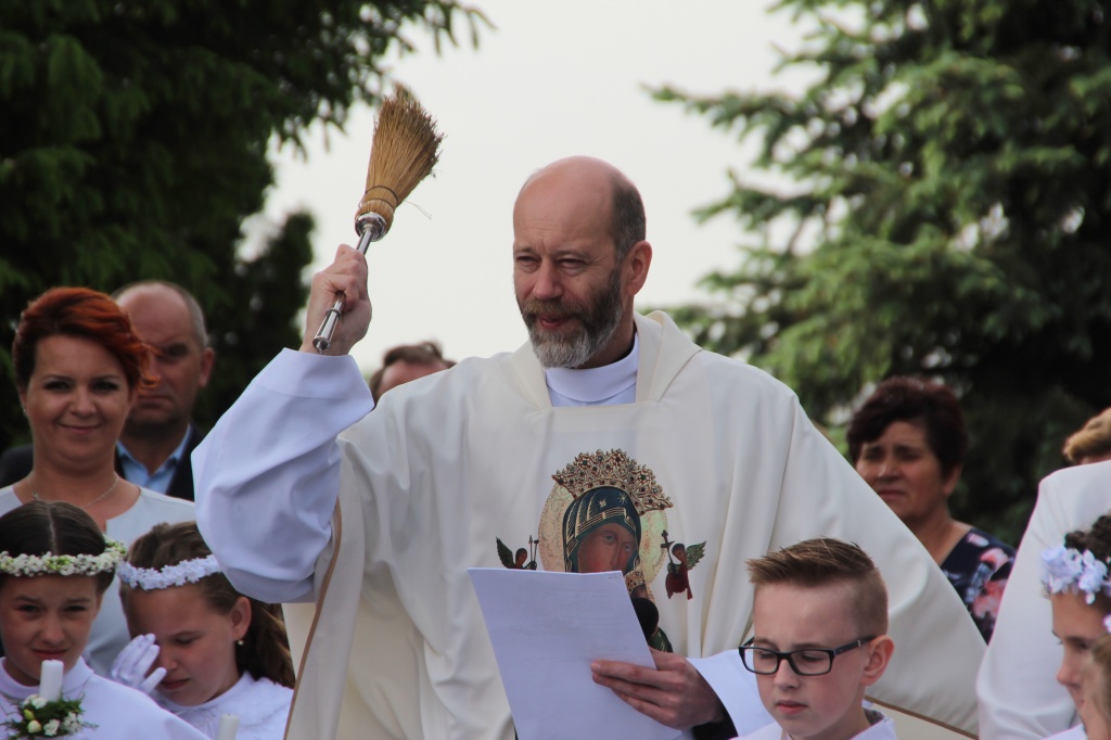 Komunia w Młodojewie FILM