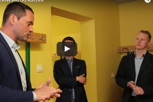 Co się dzieje w szatni sędziowskiej? Zobacz film