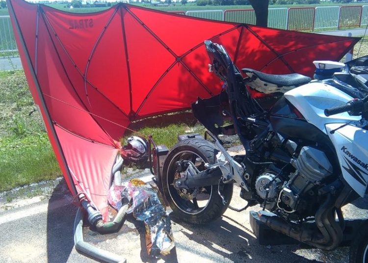 Śmierć młodego motocyklisty. Zdjęcia z miejsca tragedii