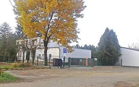 Młody mężczyzna zmarł przed ośrodkiem zdrowia