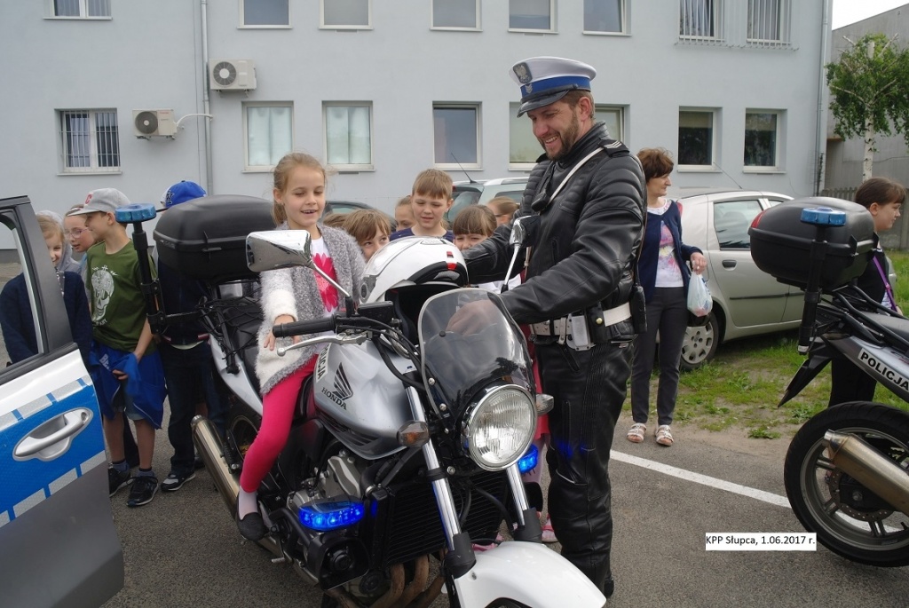 Dzień Dziecka spędzili u mundurowych ZDJĘCIA