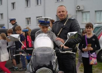 Dzień Dziecka spędzili u mundurowych ZDJĘCIA