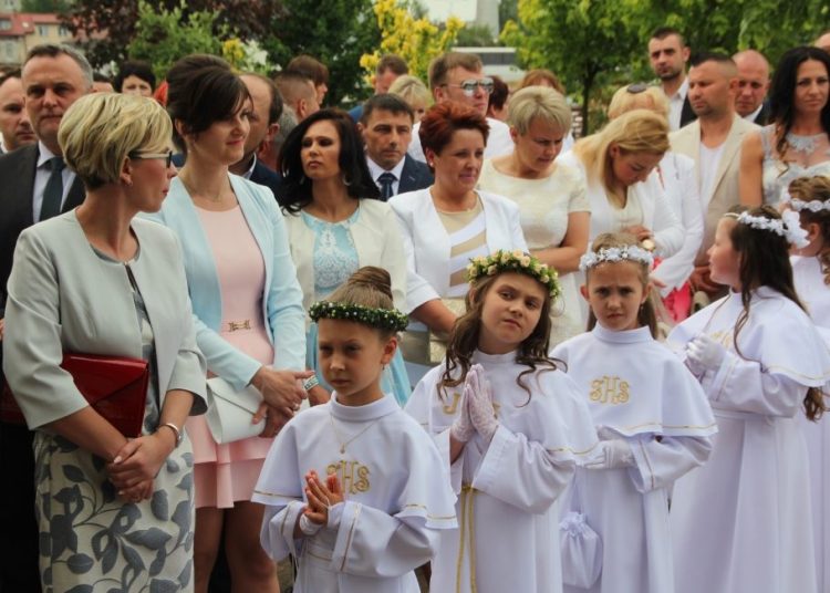 Komunia w Kozalu. Dziś świętuje III e FILM