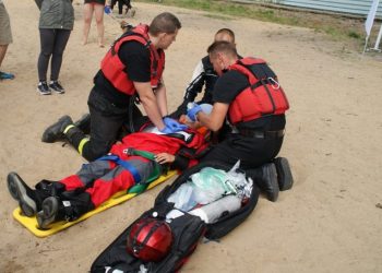 Strażacka akcja na plaży. Zobacz zdjęcia
